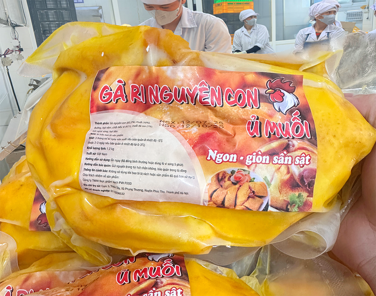Gà ủ muối nguyên con